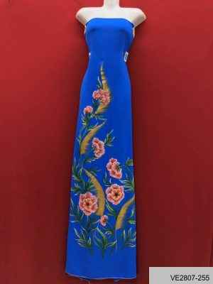 1635830087 vai ao dai ve dep (3)